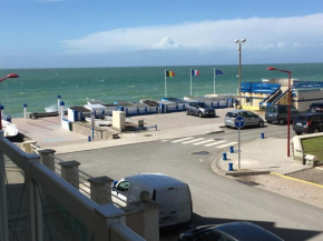 LE BON ENDROIT en bord de mer, confort vue mer et wifi